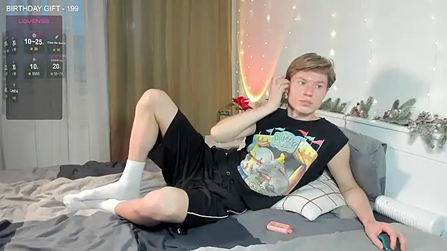 Snapshot of vlad_ggvldd chatting on 8, 1, 2025 vlad ggvldd online show from 8, 1, 2025