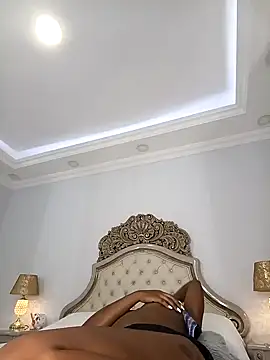 SarahBrunet online show from 11, 2, 2025