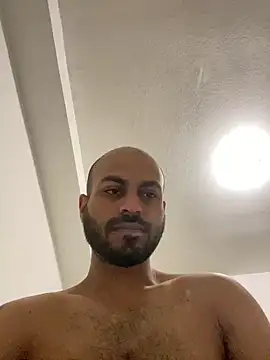 Snapshot of islandvybee55 chatting on 16, 12, 2024 islandvybee55 online show from 16, 12, 2024