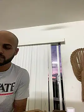 Snapshot of islandvybee55 chatting on 18, 1, 2025 islandvybee55 online show from 18, 1, 2025