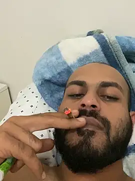 Snapshot of islandvybee55 chatting on 2, 2, 2025 islandvybee55 online show from 2, 2, 2025