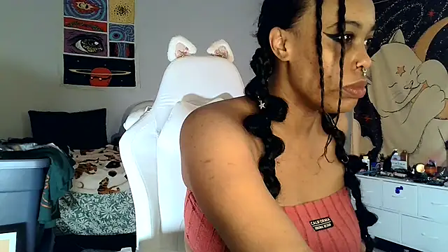 loveluna8 online show from 5, 2, 2025