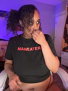 loveluna8 online show from 4, 3, 2025