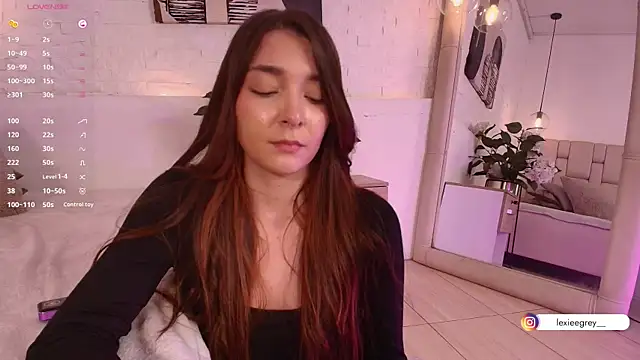 lexiee grey  online show from 21, 3, 2025