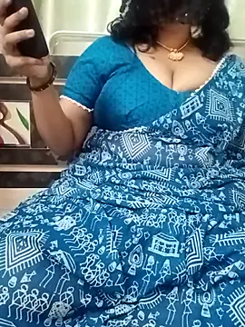 MONA DARLING31 online show from 3, 11, 2025