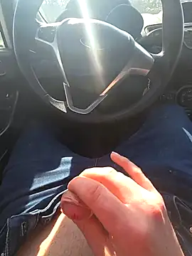 Snapshot of Titanhoott chatting on 4, 3, 2025 Titanhoott online show from 4, 3, 2025