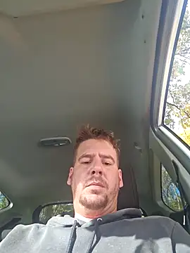 Snapshot of Titanhoott chatting on 30, 10, 2025 Titanhoott online show from 30, 10, 2025