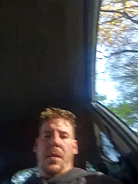 Snapshot of Titanhoott chatting on 4, 11, 2025 Titanhoott online show from 4, 11, 2025