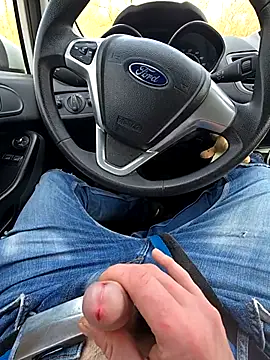 Titanhoott online show from 7, 3, 2026