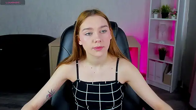 Snapshot of Lesi_Moonie01 chatting on 4, 2, 2025 Lesi Moonie01 online show from 4, 2, 2025