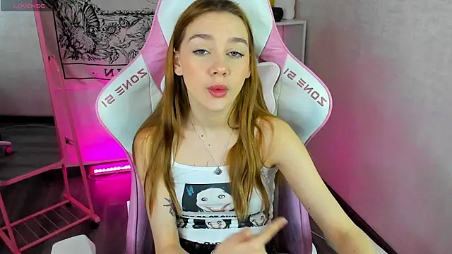 Snapshot of Lesi_Moonie01 chatting on 22, 3, 2025 Lesi Moonie01 online show from 22, 3, 2025