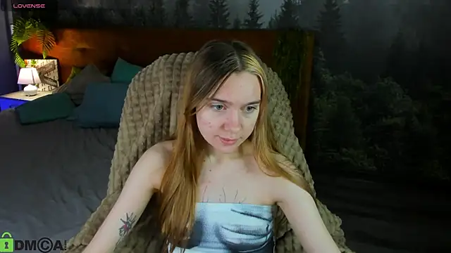 Snapshot of Lesi_Moonie01 chatting on 6, 10, 2025 Lesi Moonie01 online show from 6, 10, 2025