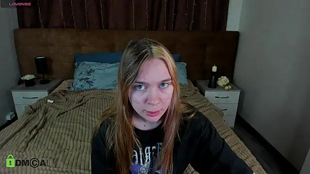 Snapshot of Lesi_Moonie01 chatting on 8, 10, 2025 Lesi Moonie01 online show from 8, 10, 2025