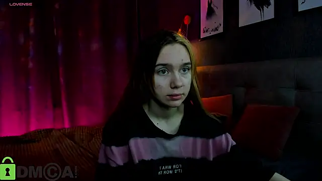 Snapshot of Lesi_Moonie01 chatting on 19, 10, 2025 Lesi Moonie01 online show from 19, 10, 2025