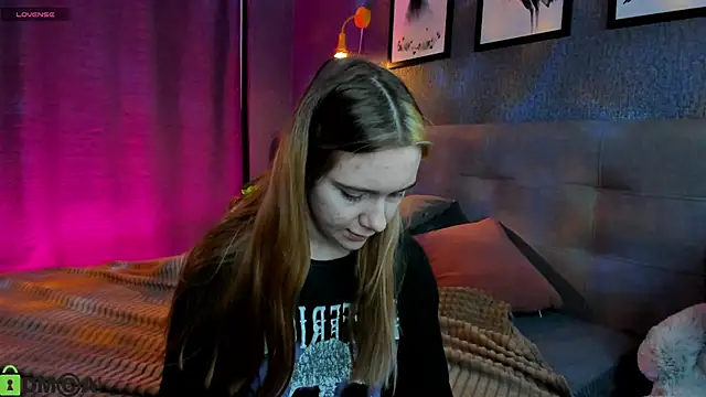 Snapshot of Lesi_Moonie01 chatting on 22, 10, 2025 Lesi Moonie01 online show from 22, 10, 2025