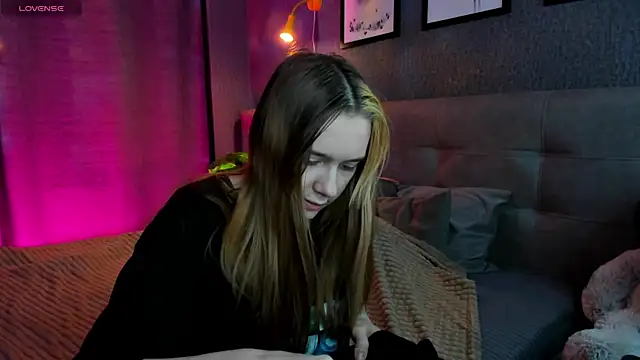 Snapshot of Lesi_Moonie01 chatting on 25, 10, 2025 Lesi Moonie01 online show from 25, 10, 2025