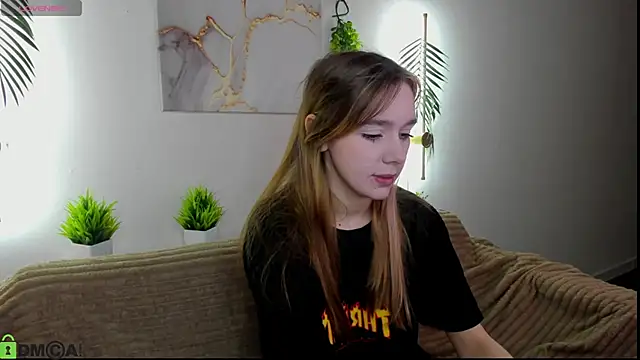 Snapshot of Lesi_Moonie01 chatting on 10, 11, 2025 Lesi Moonie01 online show from 10, 11, 2025