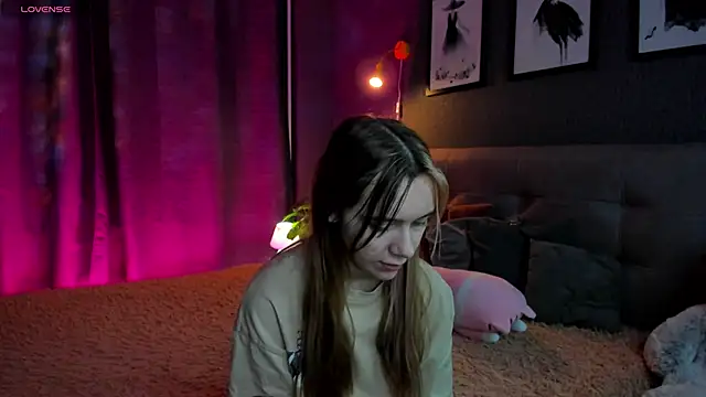 Snapshot of Lesi_Moonie01 chatting on 13, 11, 2025 Lesi Moonie01 online show from 13, 11, 2025