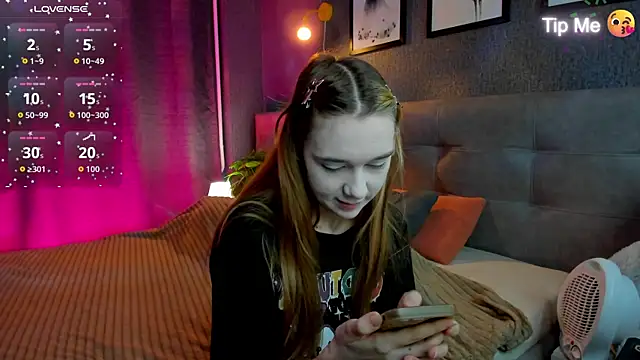 Snapshot of Lesi_Moonie01 chatting on 28, 11, 2025 Lesi Moonie01 online show from 28, 11, 2025