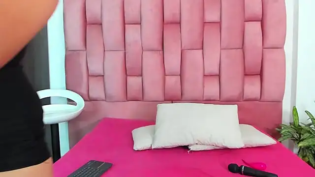 EmmaRossem online show from 16, 1, 2025