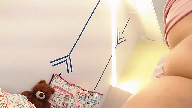 EsmeraldaSantoss online show from 29, 1, 2025