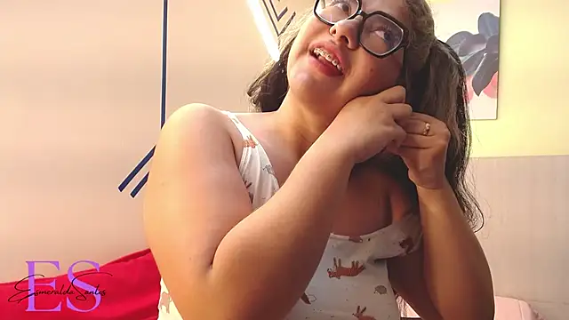 EsmeraldaSantoss online show from 14, 2, 2025