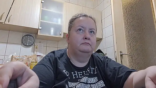 Snapshot of melissaBlessing chatting on 6, 4, 2026 melissaBlessing online show from 6, 4, 2026