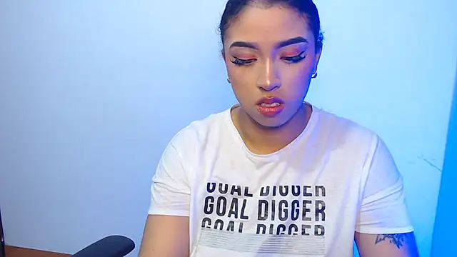 Snapshot of barbara_falcons chatting on 27, 11, 2025 barbara falcons online show from 27, 11, 2025