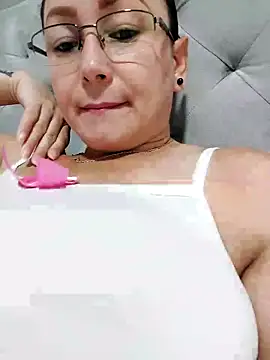 Snapshot of milly_sanchez chatting on 3, 6, 2026 milly sanchez online show from 3, 6, 2026