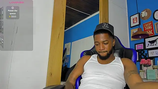 Snapshot of Drake_Nassir4 chatting on 13, 10, 2025 Drake Nassir4 online show from 13, 10, 2025