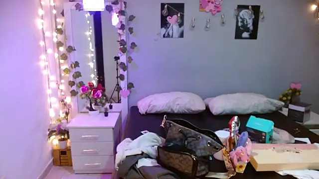 Snapshot of Kimandyuk chatting on 21, 3, 2025 Kimandyuk online show from 21, 3, 2025