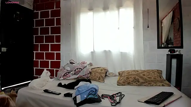 Snapshot of Kimandyuk chatting on 12, 11, 2025 Kimandyuk online show from 12, 11, 2025