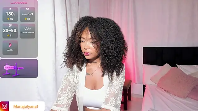 Snapshot of Maria_juliana chatting on 5, 11, 2025 Maria juliana online show from 5, 11, 2025