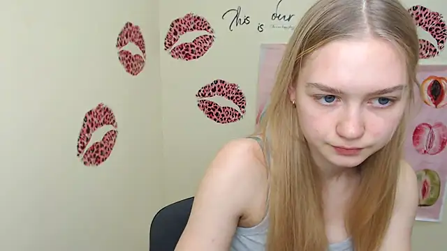Snapshot of MademoiselleCl chatting on 11, 12, 2024 MademoiselleCl online show from 11, 12, 2024