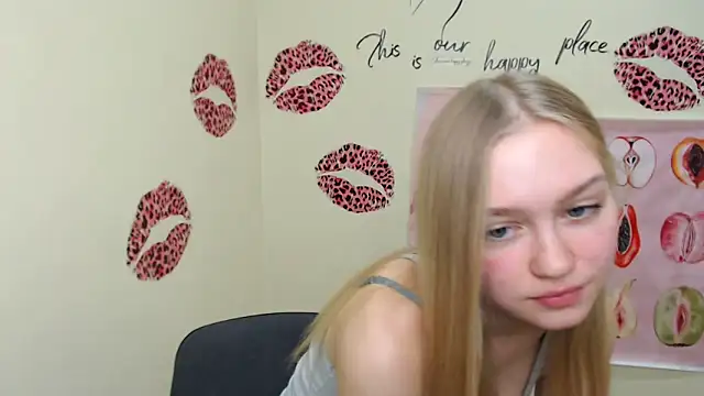 Snapshot of MademoiselleCl chatting on 11, 12, 2024 MademoiselleCl online show from 11, 12, 2024