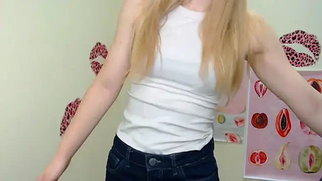 Snapshot of MademoiselleCl chatting on 15, 12, 2024 MademoiselleCl online show from 15, 12, 2024