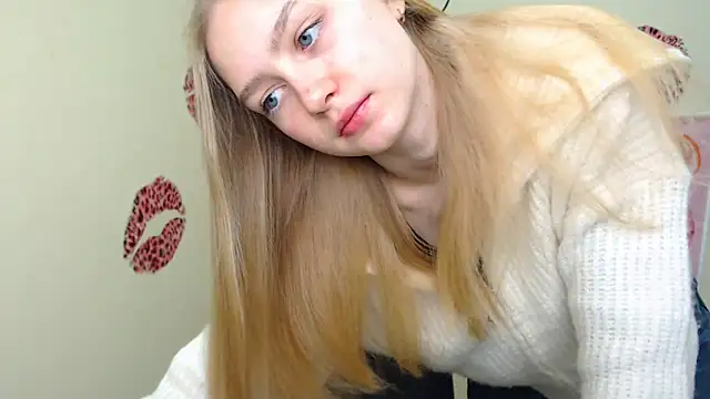 Snapshot of MademoiselleCl chatting on 18, 12, 2024 MademoiselleCl online show from 18, 12, 2024