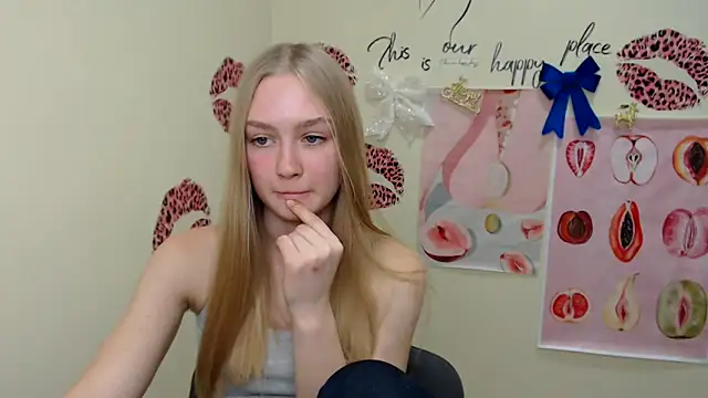 Snapshot of MademoiselleCl chatting on 20, 12, 2024 MademoiselleCl online show from 20, 12, 2024
