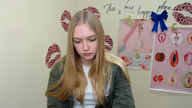 Snapshot of MademoiselleCl chatting on 21, 12, 2024 MademoiselleCl online show from 21, 12, 2024