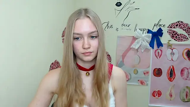 Snapshot of MademoiselleCl chatting on 24, 12, 2024 MademoiselleCl online show from 24, 12, 2024