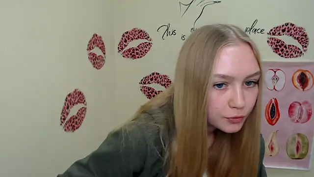 Snapshot of MademoiselleCl chatting on 4, 1, 2025 MademoiselleCl online show from 4, 1, 2025