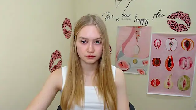 Snapshot of MademoiselleCl chatting on 2, 2, 2025 MademoiselleCl online show from 2, 2, 2025