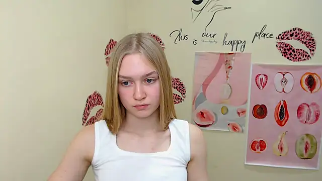 Snapshot of MademoiselleCl chatting on 2, 2, 2025 MademoiselleCl online show from 2, 2, 2025
