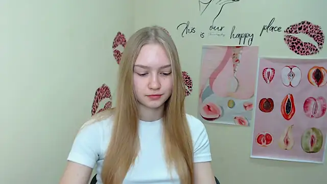 Snapshot of MademoiselleCl chatting on 8, 2, 2025 MademoiselleCl online show from 8, 2, 2025