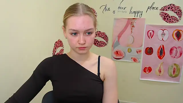 Snapshot of MademoiselleCl chatting on 16, 2, 2025 MademoiselleCl online show from 16, 2, 2025