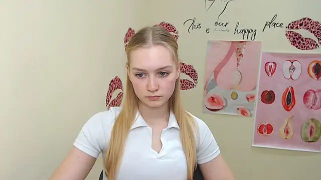 Snapshot of MademoiselleCl chatting on 27, 2, 2025 MademoiselleCl online show from 27, 2, 2025