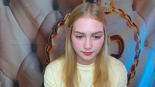 Snapshot of MademoiselleCl chatting on 11, 9, 2025 MademoiselleCl online show from 11, 9, 2025