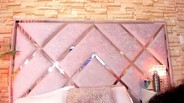  lanna jhonson  online show from 16, 11, 2025