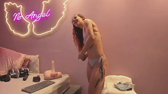 Ninna monroe  online show from 17, 2, 2025