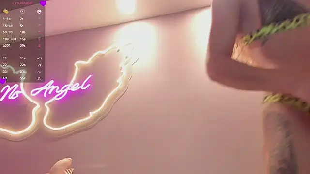 Ninna monroe  online show from 24, 2, 2025